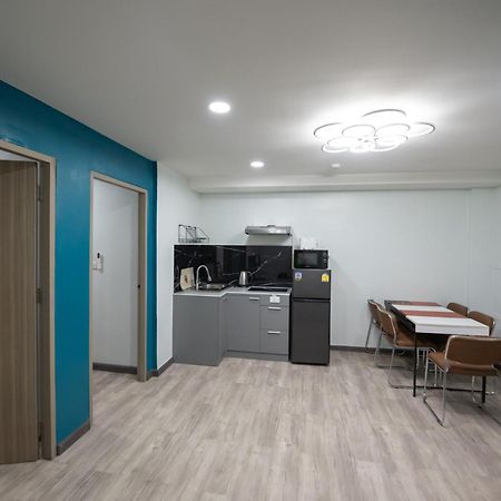 Skylink Homes Bangkok Bagian luar foto