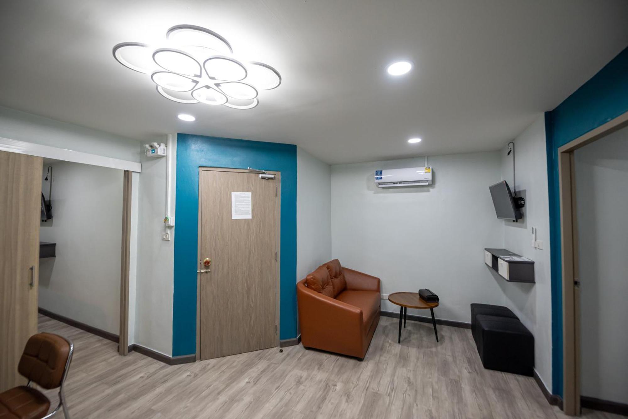 Skylink Homes Bangkok Bagian luar foto