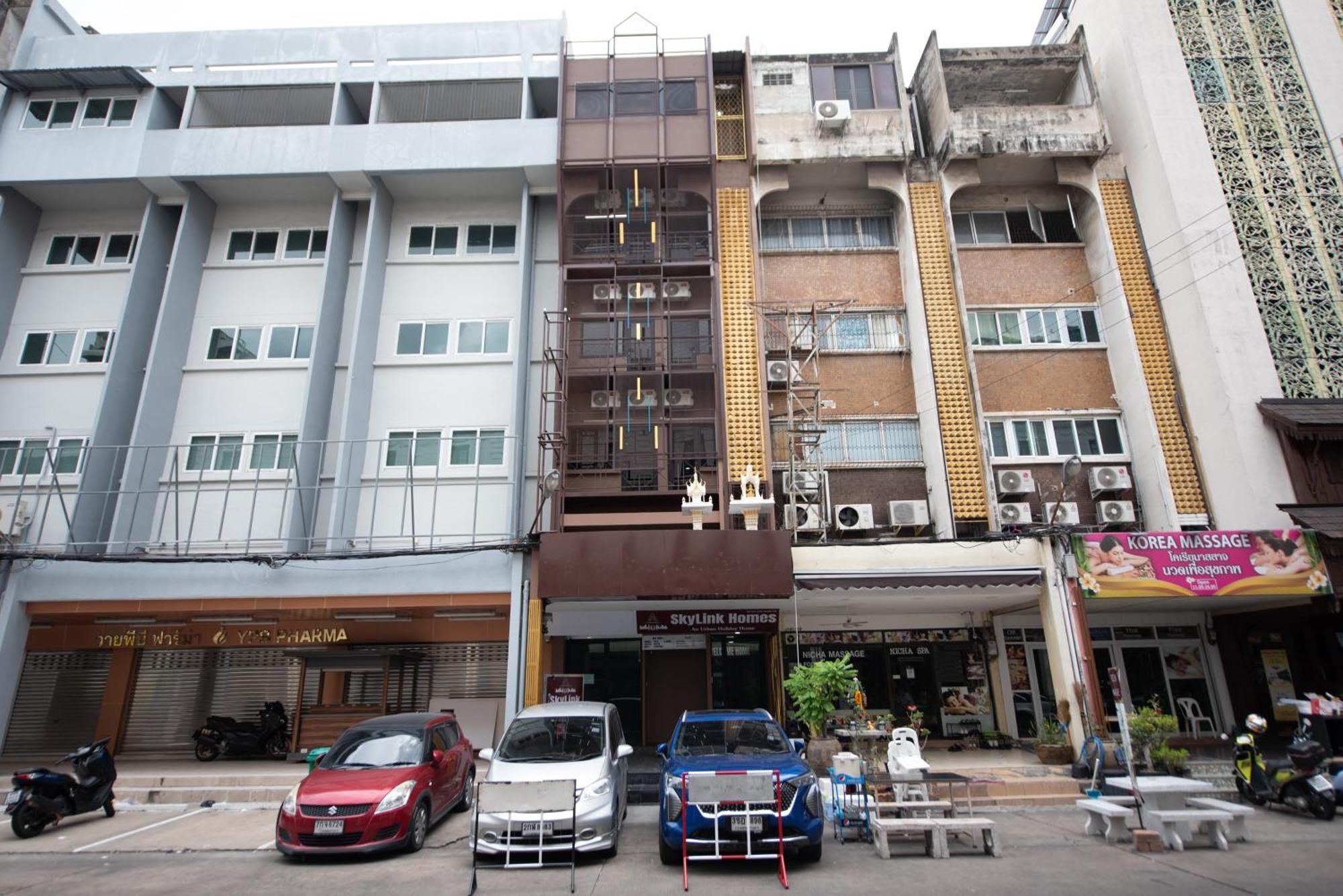 Skylink Homes Bangkok Bagian luar foto